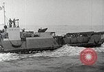 Immagine di Sbarco in Normandia durante la seconda guerra mondiale Normandia Francia, 1944, secondo 19 filmato di repertorio 65675065482