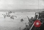 Immagine di Sbarco in Normandia durante la seconda guerra mondiale Normandia Francia, 1944, secondo 56 filmato di repertorio 65675065482