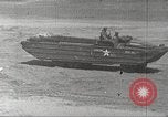 Immagine di Scene di Omaha Beach dopo essendo fissato nella seconda guerra mondiale Normandia Francia, 1944, secondo 1 filmato di repertorio 65675065483