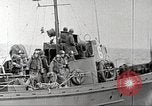 Immagine di Scene di Omaha Beach dopo essendo fissato nella seconda guerra mondiale Normandia Francia, 1944, secondo 17 filmato di repertorio 65675065483