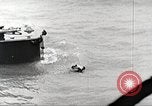 Immagine di Scene di Omaha Beach dopo essendo fissato nella seconda guerra mondiale Normandia Francia, 1944, secondo 30 filmato di repertorio 65675065483