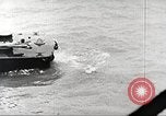 Immagine di Scene di Omaha Beach dopo essendo fissato nella seconda guerra mondiale Normandia Francia, 1944, secondo 31 filmato di repertorio 65675065483