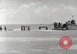 Immagine di Scene di Omaha Beach dopo essendo fissato nella seconda guerra mondiale Normandia Francia, 1944, secondo 45 filmato di repertorio 65675065483