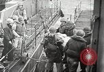 Immagine di Scene di Omaha Beach dopo essendo fissato nella seconda guerra mondiale Normandia Francia, 1944, secondo 54 filmato di repertorio 65675065483