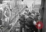 Immagine di Scene di Omaha Beach dopo essendo fissato nella seconda guerra mondiale Normandia Francia, 1944, secondo 55 filmato di repertorio 65675065483