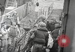 Immagine di Scene di Omaha Beach dopo essendo fissato nella seconda guerra mondiale Normandia Francia, 1944, secondo 57 filmato di repertorio 65675065483