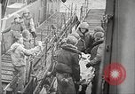 Immagine di Scene di Omaha Beach dopo essendo fissato nella seconda guerra mondiale Normandia Francia, 1944, secondo 59 filmato di repertorio 65675065483