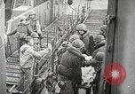 Immagine di Scene di Omaha Beach dopo essendo fissato nella seconda guerra mondiale Normandia Francia, 1944, secondo 61 filmato di repertorio 65675065483