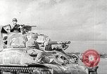 Immagine di Americano di rinforzi di truppa di terra in Normandia Normandia Francia, 1944, secondo 34 filmato di repertorio 65675065484