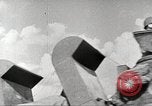 Immagine di Americano di rinforzi di truppa di terra in Normandia Normandia Francia, 1944, secondo 38 filmato di repertorio 65675065484