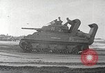 Immagine di Americano di rinforzi di truppa di terra in Normandia Normandia Francia, 1944, secondo 40 filmato di repertorio 65675065484