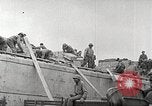 Immagine di Americano di rinforzi di truppa di terra in Normandia Normandia Francia, 1944, secondo 47 filmato di repertorio 65675065484