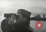 Standbild Allied resupply Operations auf Omaha Beach Normandie Frankreich, 1944, aus Sekunde 12 historischem Filmmaterial Videoclip 65675065485