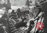 Standbild Allied resupply Operations auf Omaha Beach Normandie Frankreich, 1944, aus Sekunde 35 historischem Filmmaterial Videoclip 65675065485