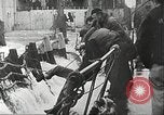 Standbild Allied resupply Operations auf Omaha Beach Normandie Frankreich, 1944, aus Sekunde 38 historischem Filmmaterial Videoclip 65675065485