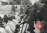 Standbild Allied resupply Operations auf Omaha Beach Normandie Frankreich, 1944, aus Sekunde 39 historischem Filmmaterial Videoclip 65675065485