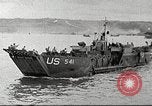 Standbild deutschen Kriegsgefangenen aus der Normandie Atlantik, 1944, aus Sekunde 1 historischem Filmmaterial Videoclip 65675065486