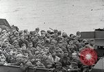 Standbild deutschen Kriegsgefangenen aus der Normandie Atlantik, 1944, aus Sekunde 11 historischem Filmmaterial Videoclip 65675065486