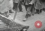 Standbild deutschen Kriegsgefangenen aus der Normandie Atlantik, 1944, aus Sekunde 18 historischem Filmmaterial Videoclip 65675065486