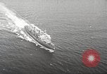 Standbild deutschen Kriegsgefangenen aus der Normandie Atlantik, 1944, aus Sekunde 30 historischem Filmmaterial Videoclip 65675065486
