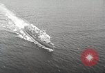 Standbild deutschen Kriegsgefangenen aus der Normandie Atlantik, 1944, aus Sekunde 31 historischem Filmmaterial Videoclip 65675065486
