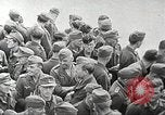 Standbild deutschen Kriegsgefangenen aus der Normandie Atlantik, 1944, aus Sekunde 34 historischem Filmmaterial Videoclip 65675065486