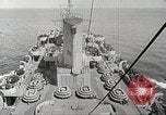 Standbild deutschen Kriegsgefangenen aus der Normandie Atlantik, 1944, aus Sekunde 43 historischem Filmmaterial Videoclip 65675065486