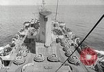 Standbild deutschen Kriegsgefangenen aus der Normandie Atlantik, 1944, aus Sekunde 45 historischem Filmmaterial Videoclip 65675065486
