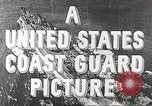 Standbild deutschen Kriegsgefangenen aus der Normandie Atlantik, 1944, aus Sekunde 54 historischem Filmmaterial Videoclip 65675065486