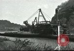 Standbild Reinigung von Canal Panama Canal, 1916, aus Sekunde 36 historischem Filmmaterial Videoclip 65675065536