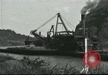 Standbild Reinigung von Canal Panama Canal, 1916, aus Sekunde 38 historischem Filmmaterial Videoclip 65675065536