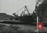 Standbild Reinigung von Canal Panama Canal, 1916, aus Sekunde 39 historischem Filmmaterial Videoclip 65675065536