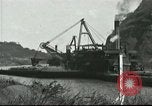 Standbild Reinigung von Canal Panama Canal, 1916, aus Sekunde 40 historischem Filmmaterial Videoclip 65675065536