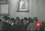 Standbild Botschafter Henry P Fletcher kommt in Mexiko Laredo Mexiko, 1917, aus Sekunde 28 historischem Filmmaterial Videoclip 65675065544