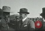 Standbild Botschafter Henry P Fletcher kommt in Mexiko Laredo Mexiko, 1917, aus Sekunde 36 historischem Filmmaterial Videoclip 65675065544