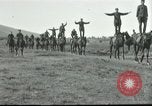 Standbild griechische Soldaten Athen Griechenland, 1915, aus Sekunde 7 historischem Filmmaterial Videoclip 65675065545