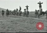 Standbild griechische Soldaten Athen Griechenland, 1915, aus Sekunde 8 historischem Filmmaterial Videoclip 65675065545