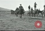 Standbild griechische Soldaten Athen Griechenland, 1915, aus Sekunde 15 historischem Filmmaterial Videoclip 65675065545