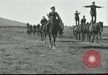 Standbild griechische Soldaten Athen Griechenland, 1915, aus Sekunde 16 historischem Filmmaterial Videoclip 65675065545