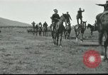 Standbild griechische Soldaten Athen Griechenland, 1915, aus Sekunde 20 historischem Filmmaterial Videoclip 65675065545