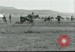 Standbild griechische Soldaten Athen Griechenland, 1915, aus Sekunde 28 historischem Filmmaterial Videoclip 65675065545