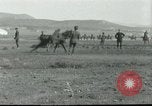 Standbild griechische Soldaten Athen Griechenland, 1915, aus Sekunde 33 historischem Filmmaterial Videoclip 65675065545