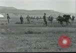 Standbild griechische Soldaten Athen Griechenland, 1915, aus Sekunde 34 historischem Filmmaterial Videoclip 65675065545