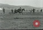 Standbild griechische Soldaten Athen Griechenland, 1915, aus Sekunde 38 historischem Filmmaterial Videoclip 65675065545