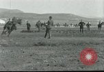 Standbild griechische Soldaten Athen Griechenland, 1915, aus Sekunde 42 historischem Filmmaterial Videoclip 65675065545