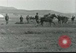Standbild griechische Soldaten Athen Griechenland, 1915, aus Sekunde 43 historischem Filmmaterial Videoclip 65675065545