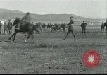 Standbild griechische Soldaten Athen Griechenland, 1915, aus Sekunde 46 historischem Filmmaterial Videoclip 65675065545