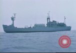 Standbild amerikanische Schiffe Sao Miguel Island Azoren, 1968, aus Sekunde 49 historischem Filmmaterial Videoclip 65675065557