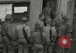 Image des soldats américains Lunéville France, 1944, de la seconde 21 séquences d'archives historiques vidéo 65675065577