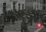 Standbild amerikanische Soldaten Luneville Frankreich, 1944, aus Sekunde 10 historischem Filmmaterial Videoclip 65675065578